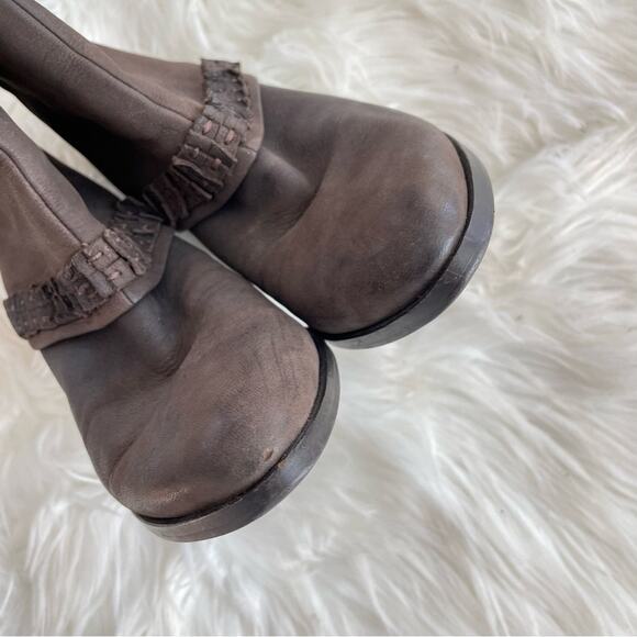 B. Makowsky | Women’s Brown Suede Addison Ankle Booties Boots Wedge Heel Pull-On - Picture 4 of 11